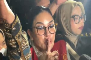 Nikita Mirzani Curiga BPOM yang Absen di Sidangnya: Kalau Ga Hadir Berarti Ada Apa