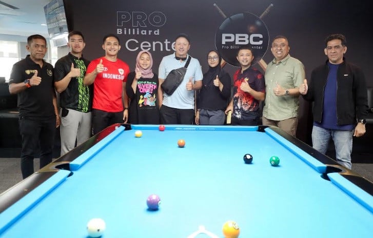 Atlet Biliar Dunia Shane Van Boening Puji Fasilitas Pro Billiard Center