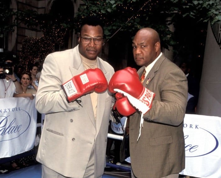 George Foreman Penipu Terbesar? Ini Kata Larry Holmes!