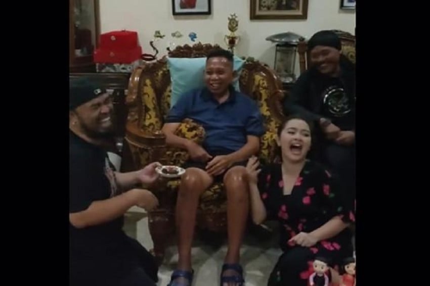 Kabar Terbaru Tukul Arwana: Kondisinya Membaik & Makin Gemuk!